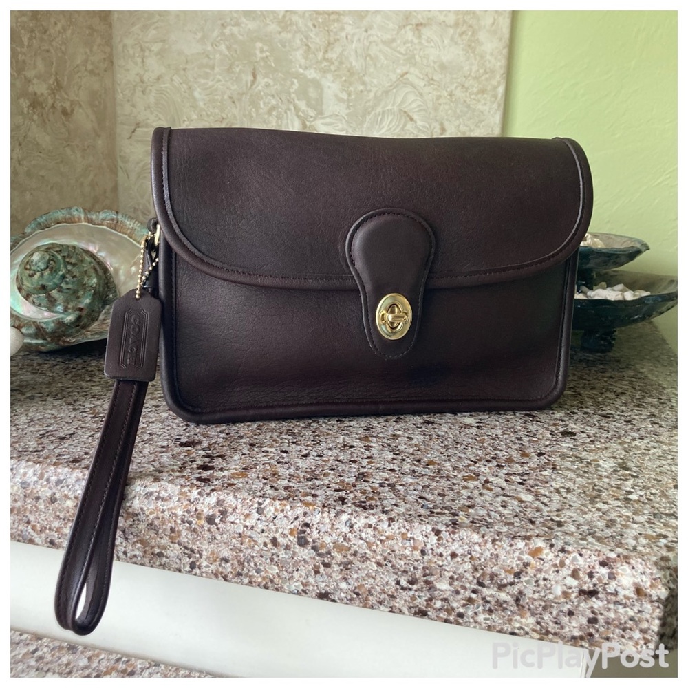 HTF Vintage 90’s Coach Men’s Turnlock Clutch # 9971 in Mahogany Leather